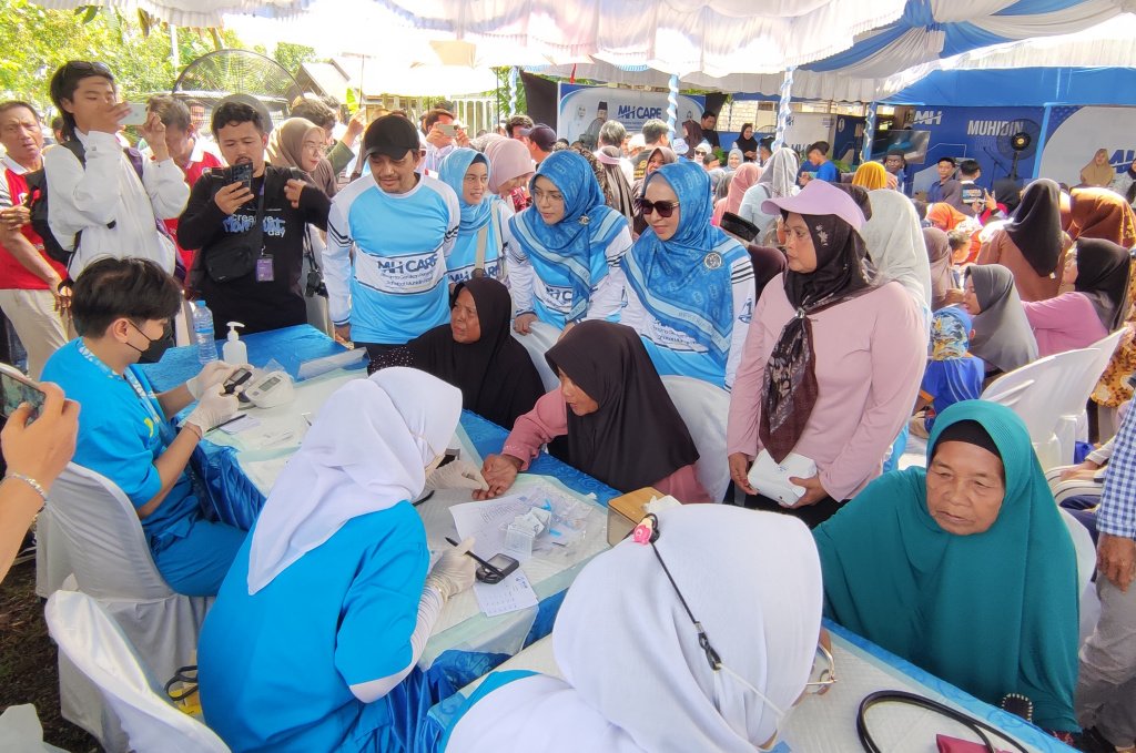 Menuju Hidup Sehat, MH Care Bersama Gerakan Perempuan Sahabat Muhidin Hasnur Gelar Aksi Sosial di Desa Sungai Pitung 1 IMG 20241122 144545