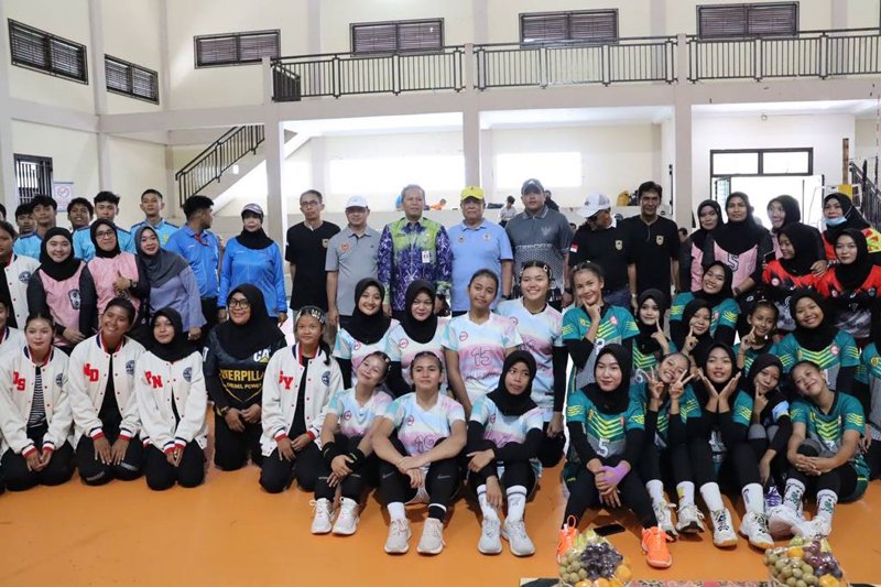 Pemprov Kalsel Harapkan Festival Voli Lahirkan Regenerasi Pemain 1 08 3klm plt kadispora jpg