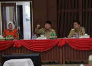 Usul Pelantikan Serentak Bupati/Walikota di Depan Kantor Gubernur 22 Usul Pelantikan Serentak Bupati/Walikota di Depan Kantor Gubernur