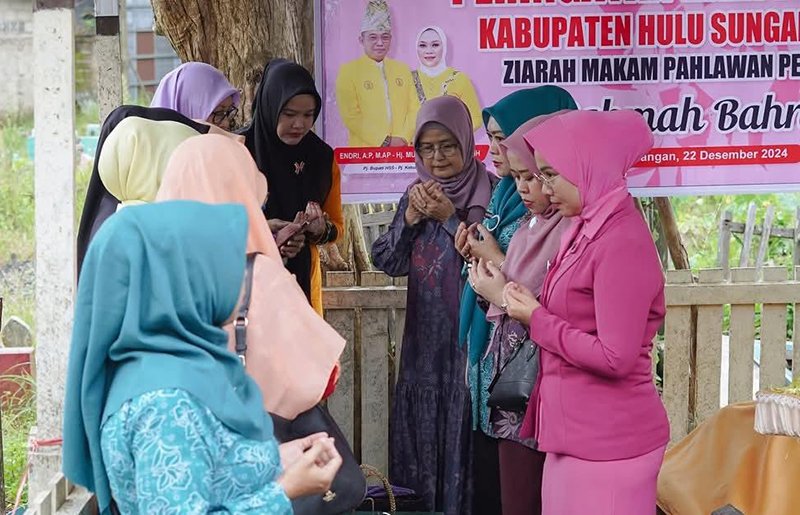 TP PKK HSS Ziarahi Makam Pahlawan Wanita 1 Hal 12 HSS 1 3 klm 13