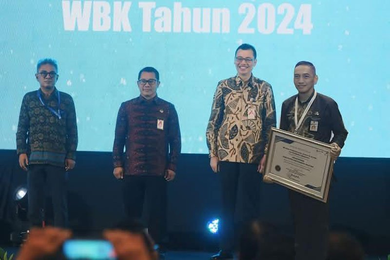 RSUD dan Dinsos HSS Raih Penghargaan WBBM dan WBK 1 Hal 12 HSS 1 3 klm 6