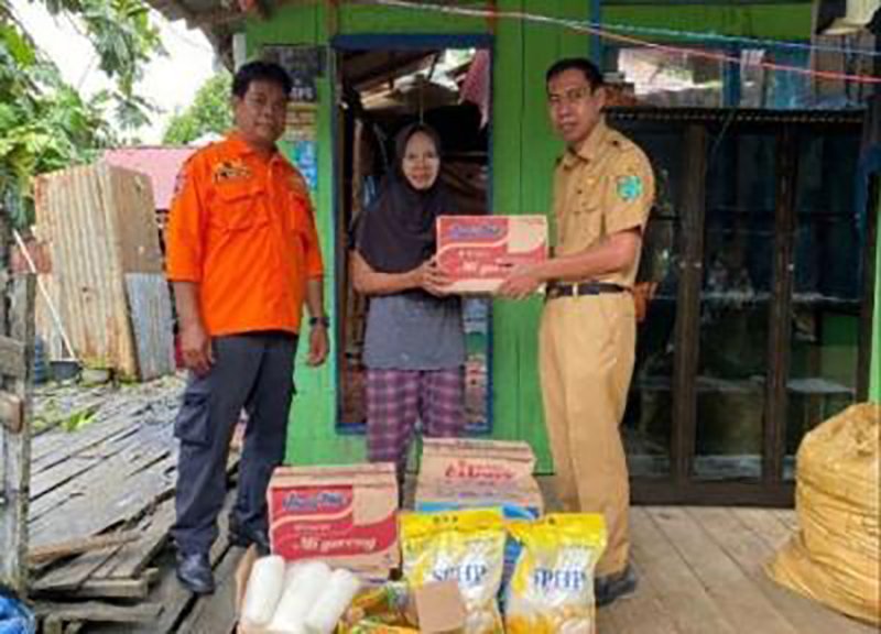BPBD Serahkan Bantuan Rumah Korban Tertimpa Pohon 1 Hal 12 Tanbu 25 klm