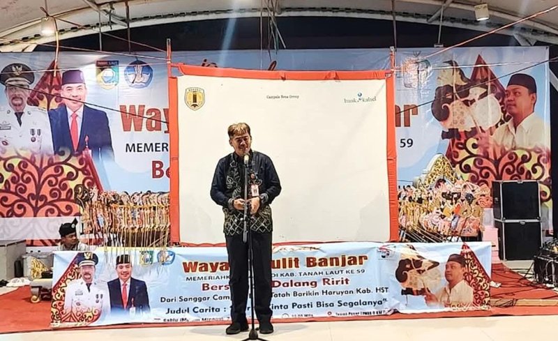 Ratusan Warga Saksikan Wayang Kulit Banjar di Pelaihari 1 Hal 2 Tala 1 3 klm