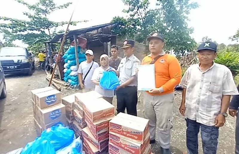 Hal 4 2 Klm Martapura Bantuan logistik
