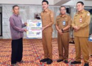 Bupati Saidi Serahkan Bantuan Alsintan 7 Bupati Saidi Serahkan Bantuan Alsintan