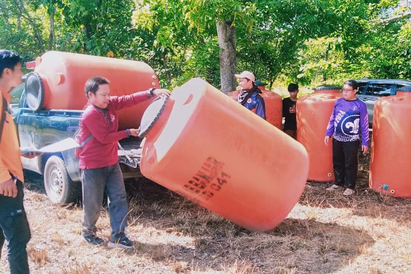 Hal 4 3 Klm Martapura Distribusikan tandon