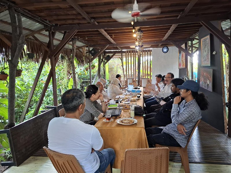 Amputasi Hak Warga, Forum Ambin Demokrasi Ingatkan KPU Agar Berhenti Inkonstitusional 1 Hal 5 3 KLm Ambin