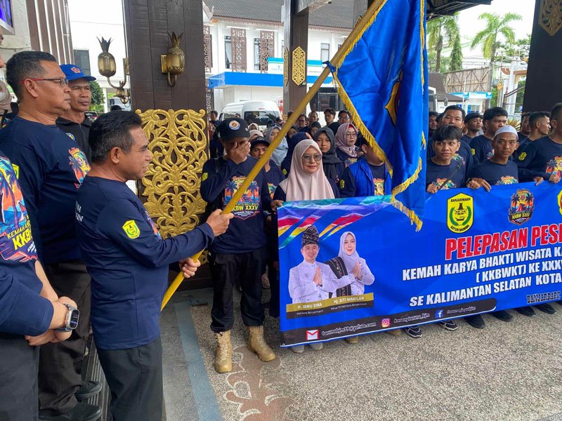 Arifin Noor Lepas Peserta Karang Taruna KKBWK ke-35 1 Hal 5 3 KLm Karang Taruna