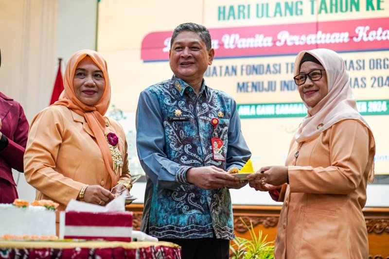 HUT ke-25 Dharma Wanita Banjarbaru Meriah dan Semangat Transformasi 1 Hal 6 3 KLM BJB 2 HUT