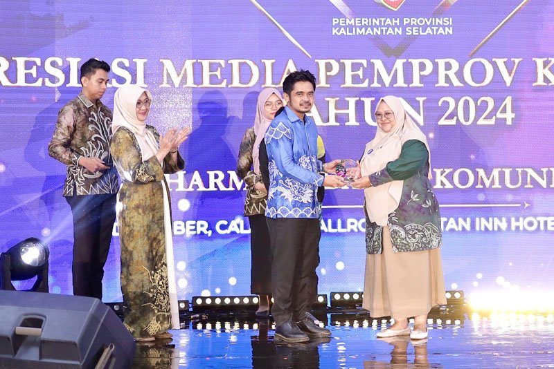 Ketua Komisi 1 H Rais Ruhayat Minta Humas Harus Inovatif dan Kreatif 1 Hal 6 3 Klm Apresiasi Media