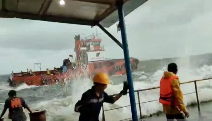 Tugboat Tenggelam Laut Tabuneo Tanah Laut