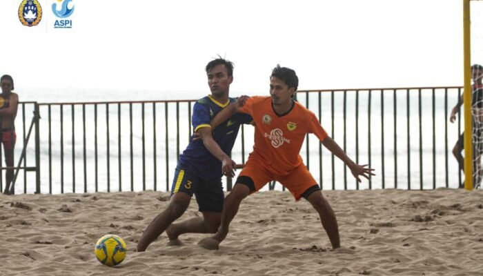 Timnas Indonesia Ramaikan Putaran Nasional Piala Bola Pantai Indonesia di Bali