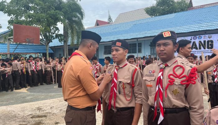 Bangkitkan Semangat, Dandim 1002/HST Lantik Pramuka Penggalang VII