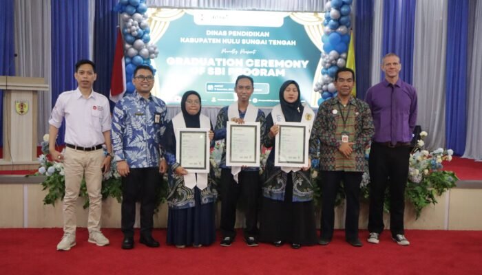 Disdik HST Gelar Graduation Ceremony of SBI
