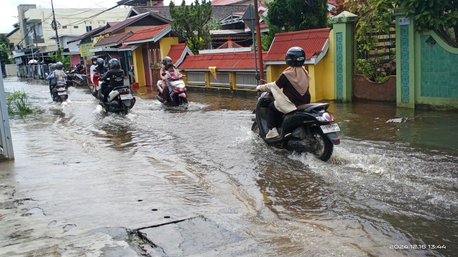 Dinas PUPR Pemko Banjarmasin Turunkan Pasukan 'Turbo' Atasi Keluhan Warga Soal Genangan Air 1 IMG 20241217 WA0005