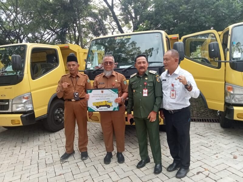 Raih Adipura dan Proklim Lestari, Tapin Dapat Truk Sampah dan Motor Roda Tiga 1 IMG 20241217 WA0056 e1734424771227