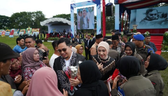 Momen Peringatan Hari Jadi ke-65 Kabupaten HST, Bupati Aulia Pamit dengan Warga