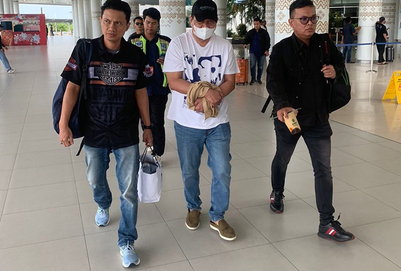 1 utama 4klm 8 cm buronan hsu