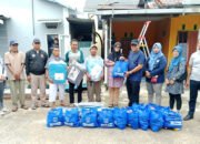 Bantuan 22 KK Korban Puting Beliung di Gambut 9 Bantuan 22 KK Korban Puting Beliung di Gambut