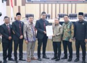 H Yamani dan H Juanda Ditetapkan Bupati Wabup Tapin Terpilih 24 H Yamani dan H Juanda Ditetapkan Bupati Wabup Tapin Terpilih