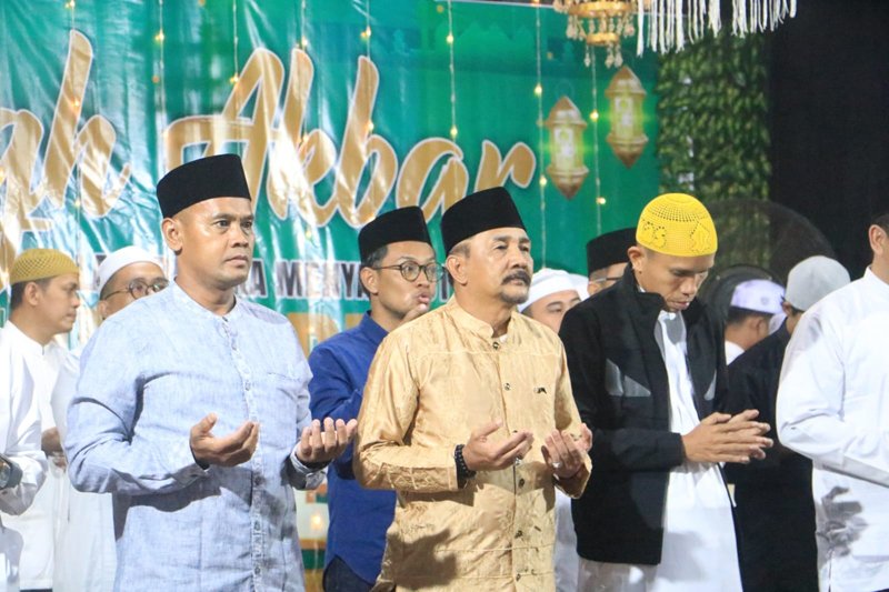 Pemkab Tala Gelar Tabligh Akbar Bersama UAS Banjar 1 Hal 2 Tala 1 3 klm