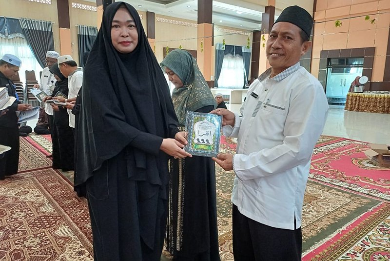 Unit Pengumpul Zakat Disdik Serahkan Bantuan 1 Hal 4 3 KLM Pengumpul Zakat