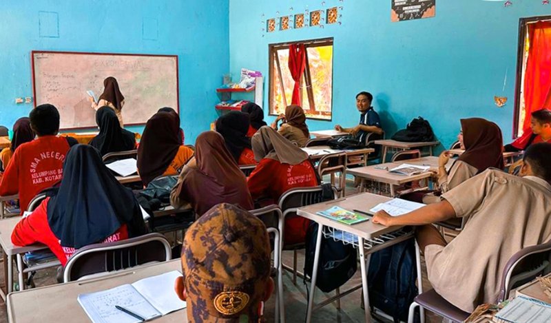 Program Voluntary Teaching Season 2 di SMA dan SMP Terbuka di Kotabaru 1 Hal 4 Kotabaru 4 klm 5