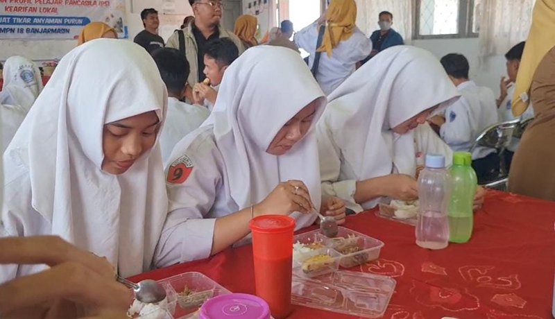 Hal 5 3 KLm Makan Gratis