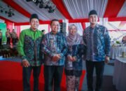 Wali Kota Banjarmasin H Ibnu Sina dan Ketua TP PKK Hj Siti Wasilah Hadiri Puncak Peringatan Hari Jadi Kabupaten Barito Kuala 19 Wali Kota Banjarmasin H Ibnu Sina dan Ketua TP PKK Hj Siti Wasilah Hadiri Puncak Peringatan Hari Jadi Kabupaten Barito Kuala