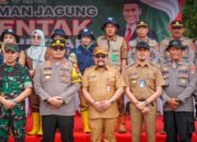 Polres Banjarbaru dan Pemko Banjarbaru Tanam Jagung Serentak 1 Juta Hektar 17 Polres Banjarbaru dan Pemko Banjarbaru Tanam Jagung Serentak 1 Juta Hektar