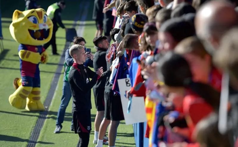 Barcelona tak Bisa Daftarkan Dani Olmo dan Pau Victor 1 IMG 20250102 WA0005