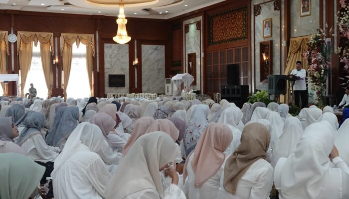 Gubernur Kalsel H Muhidin dan Ketua TP PKK Hj Fathul Jannah Peringati Isra Mikraj Bersama Kader PKK Provinsi 3 IMG 20250102 WA0044 1