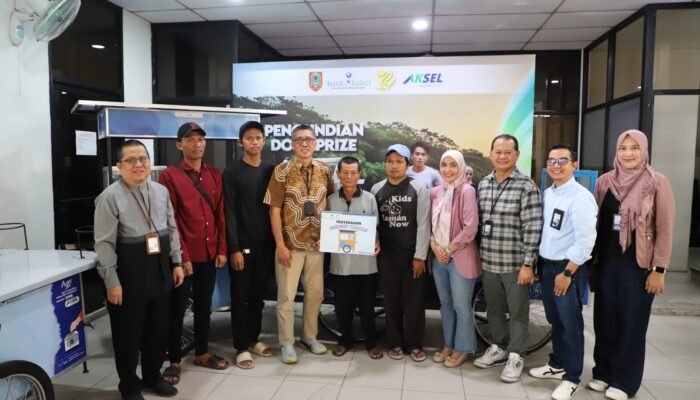 Sambut 2025, Bank Kalsel Serahkan Bantuan Rombong Barakah ke UMKM 2 IMG 20250106 WA0023