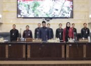 Rapat Paripurna DPRD Kalsel: Tetapkan Lima Orang Timsel KPID Kalsel 2025-2028 28 Rapat Paripurna DPRD Kalsel: Tetapkan Lima Orang Timsel KPID Kalsel 2025-2028