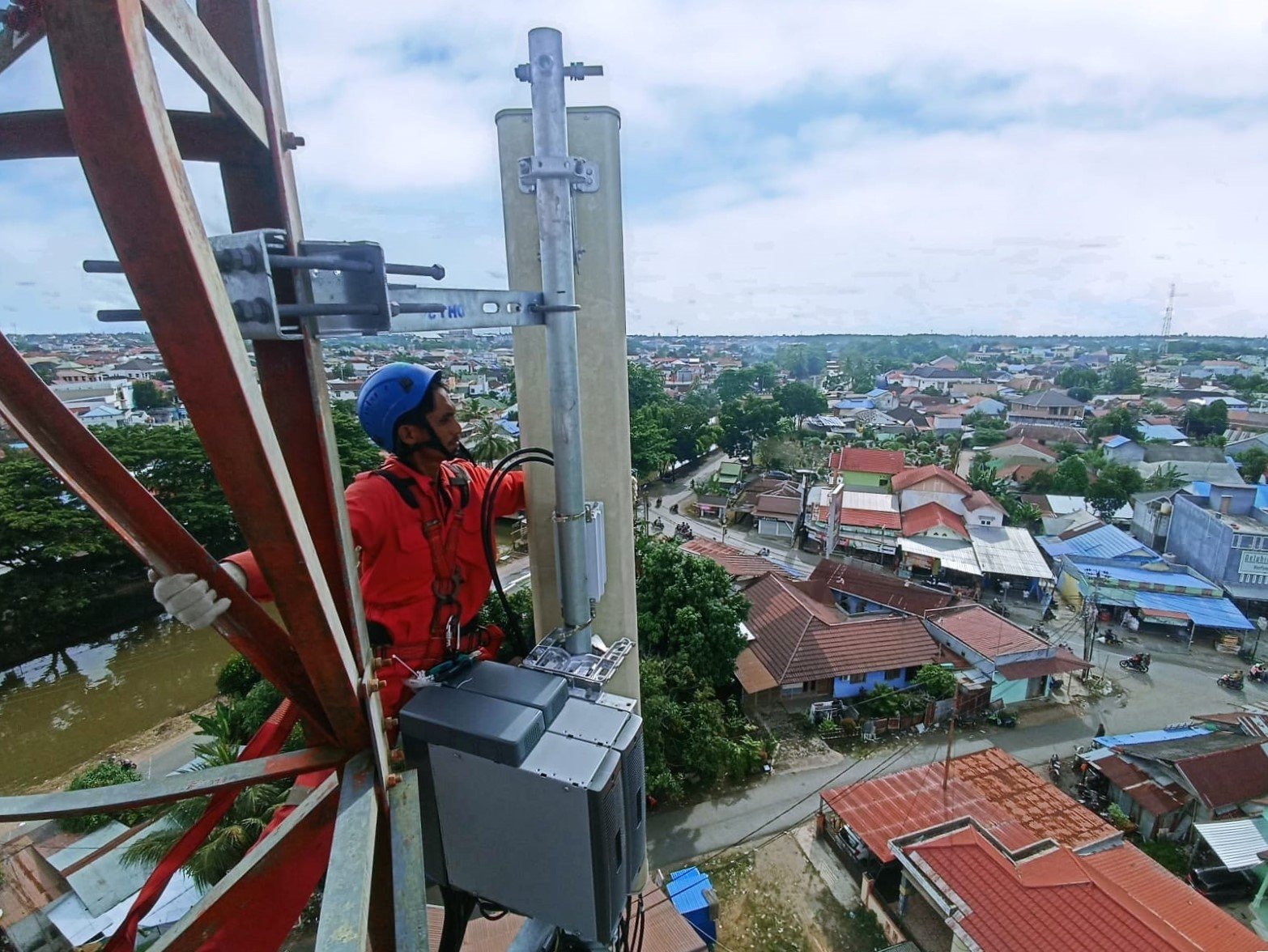 Indosat Optimalkan Jaringan Telekomunikasi di Haul Guru Sekumpul ke-20 1 IMG 20250108 WA0044