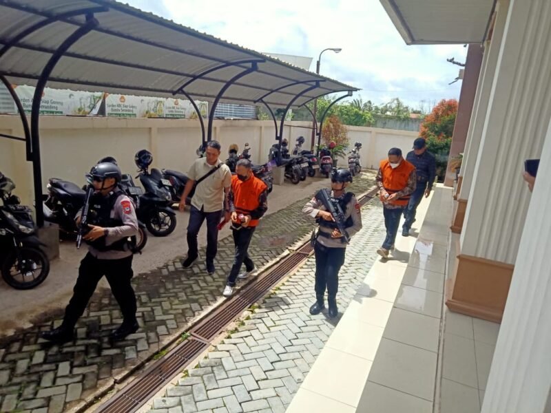 Majelis Tolak Eksepsi Dua Terdakwa Perkara OTT di PUPR Provinsi Kalsel 1 IMG 20250109 WA0005 e1736409387150