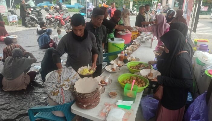 Sarapan Gratis Rumah Zakat Kalsel Kembali Diserbu Warga