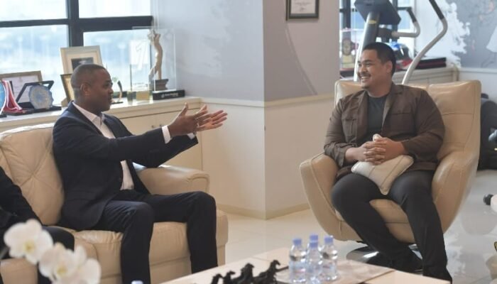 Menpora Dito Sebut Patrick Kluivert Antusias Bawa Prestasi Sepak Bola Indonesia ke Pentas Dunia