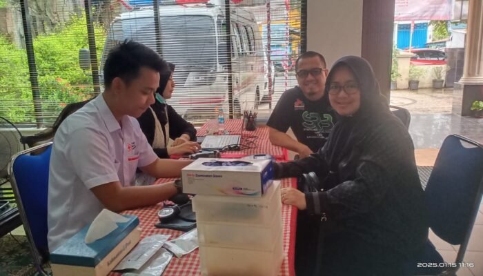 Aksi Donor Darah Warnai Milad ke-20 Kalimantan Post 3 IMG 20250115 WA0022