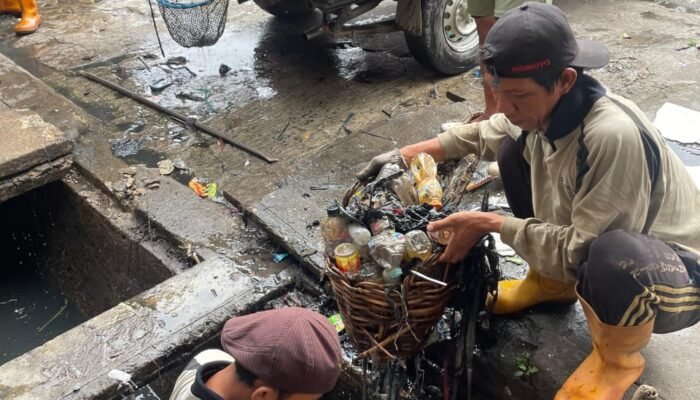 Tanggulangi Banjir dengan Kebijakan Strategis dan Menjaga Lingkungan