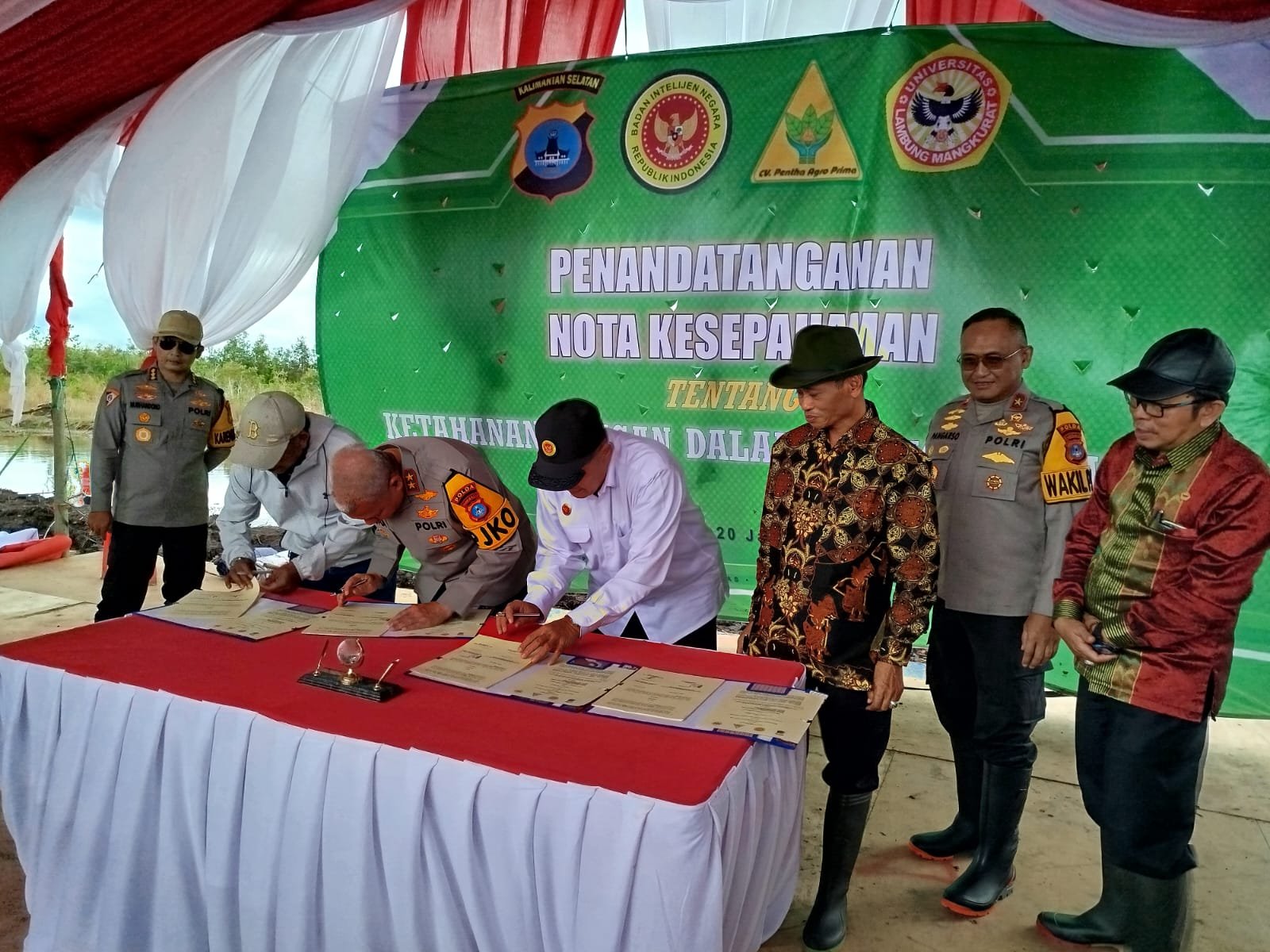 Optimalkan Lahan Basah, Polda Kalsel dan ULM Teken MoU Ketahanan Pangan 1 IMG 20250120 WA0059