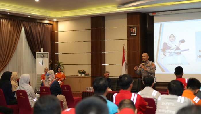 Sat Lantas Polresta Banjarmasin Sosialisasikan Safety Riding Karyawan PLN 3 IMG 20250123 WA0032