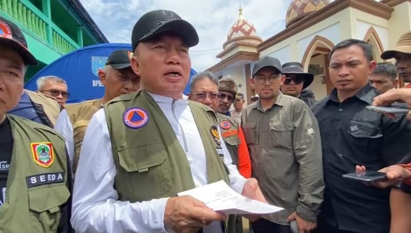 Gubernur Kalsel Salurkan Bantuan ke Warga Desa Telok Selong Ulu, Sebulan Terendam Banjir 1 IMG 20250127 WA0023 e1737973810962