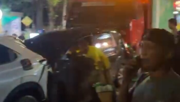 Tabrakan Beruntun di Jalan S Parman Banjarmasin, Kemacetan Panjang Terjadi