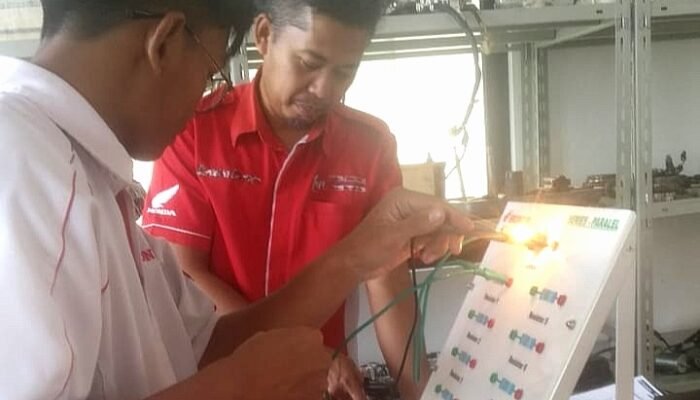 Persiapkan Generasi Unggul, Trio Motor Berikan Pembekalan untuk Peserta Festival Vokasi Satu Hati Nasional 2025