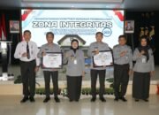 Dorongan Kuat Menuju WBK, Kemenkumham Kalsel Gelar Penandatanganan Komitmen Bersama Pembangunan ZI 25 Dorongan Kuat Menuju WBK, Kemenkumham Kalsel Gelar Penandatanganan Komitmen Bersama Pembangunan ZI