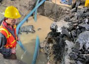 Bocor di Area Padat, PT AM Estimasikan Selesai Perbaikan Besok Pagi 12 Bocor di Area Padat, PT AM Estimasikan Selesai Perbaikan Besok Pagi