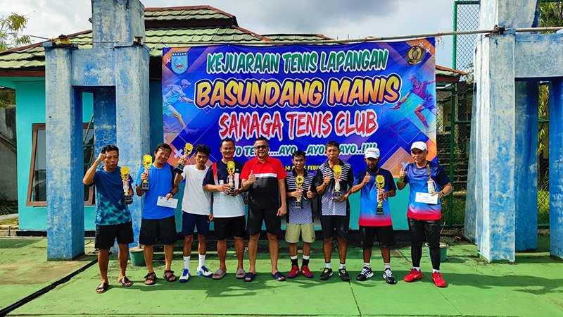 08 3klm juara tenis JPG