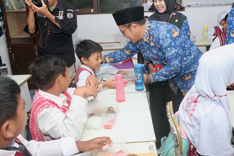 1 3 klm Kontrak Martapura Makan bergizi