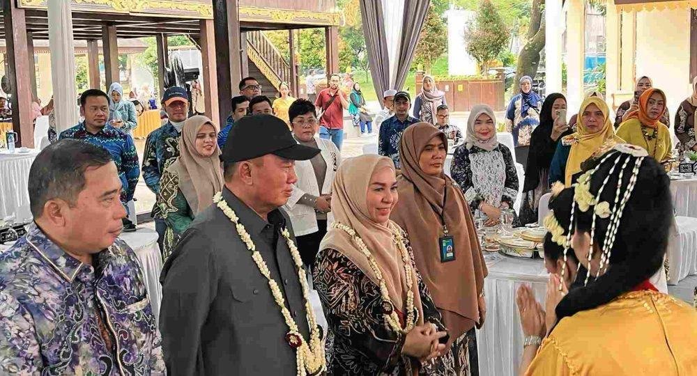 1 4 klm mKontrak Pemprov 16 Gubernur H Muhidin promosikan kuliner